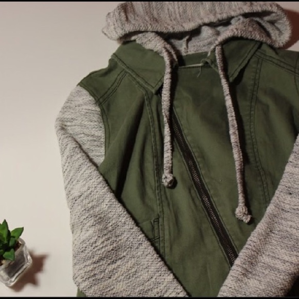 GREEN zip and knit jacket